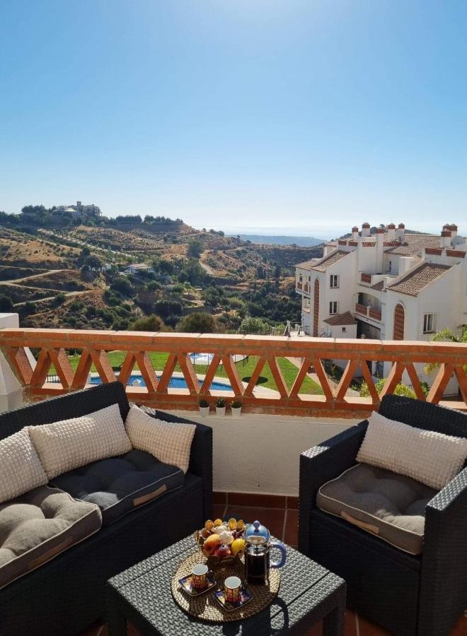 Elegant Apartment With Fantastic Views At The Top Of Calahonda Sitio de Calahonda Exteriör bild